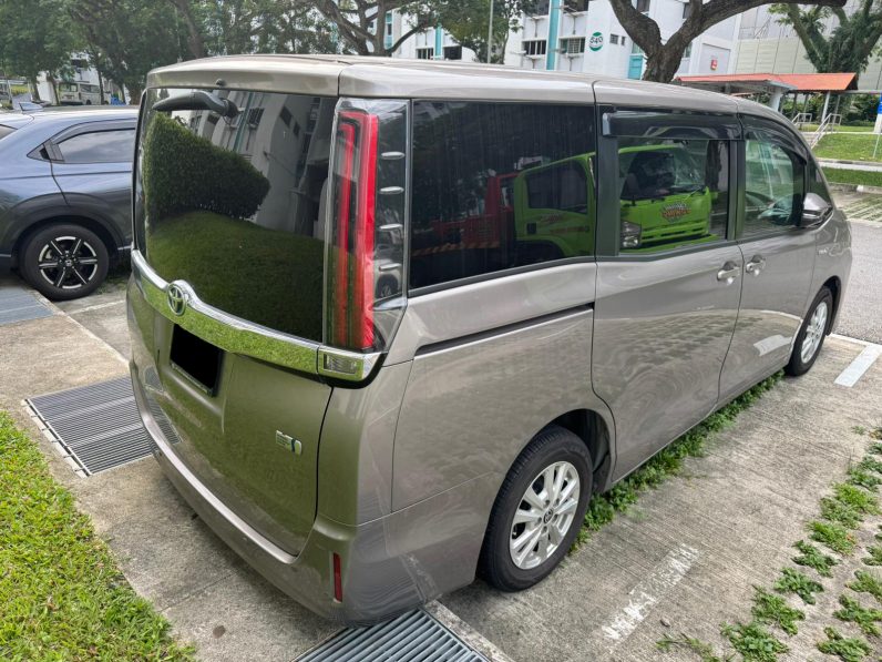 2019 TOYOTA NOAH HYBRID 1.8X